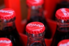 Adakah Coca-Cola dapat membersihkan karat dan cara menggunakannya dengan betul?